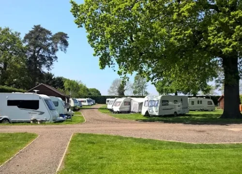 İzmir Karavan Kamp Alanı Fiyatları Nelerdir ve Neleri Kapsar?