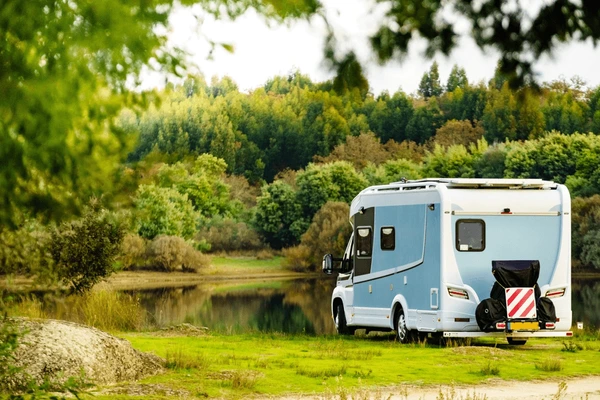 urla sahil karavan park fiyatı